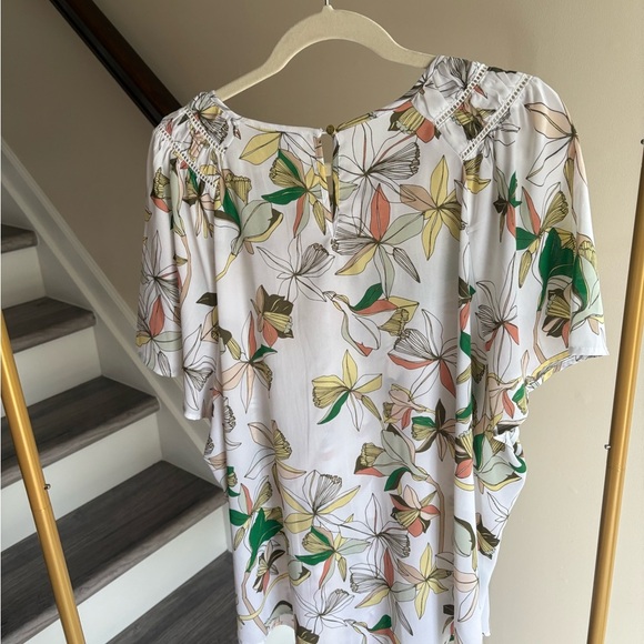 #13 Liz Claiborne Floral Top - Picture 2 of 4